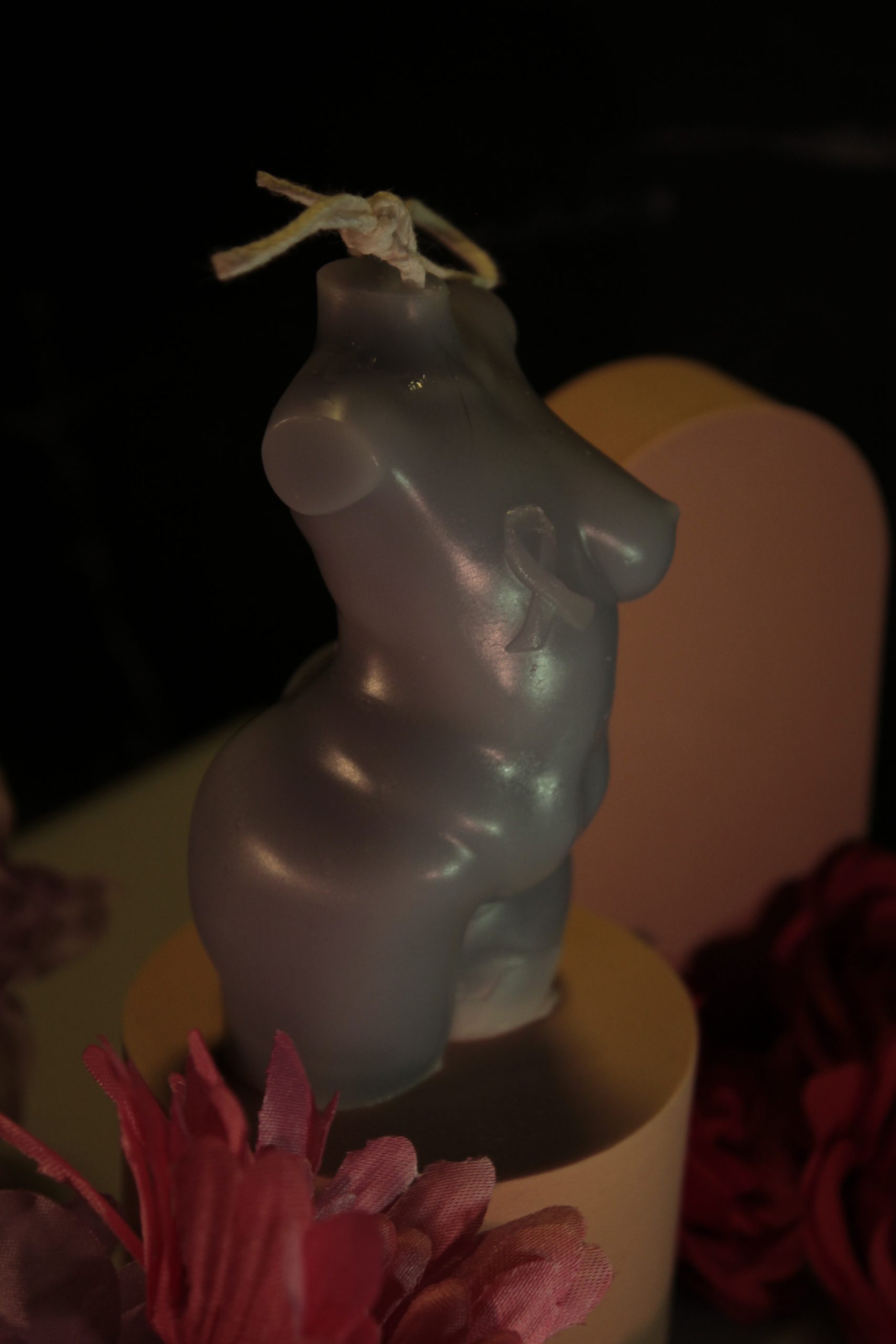 Bougie octobre rose avec courbes – Image 3